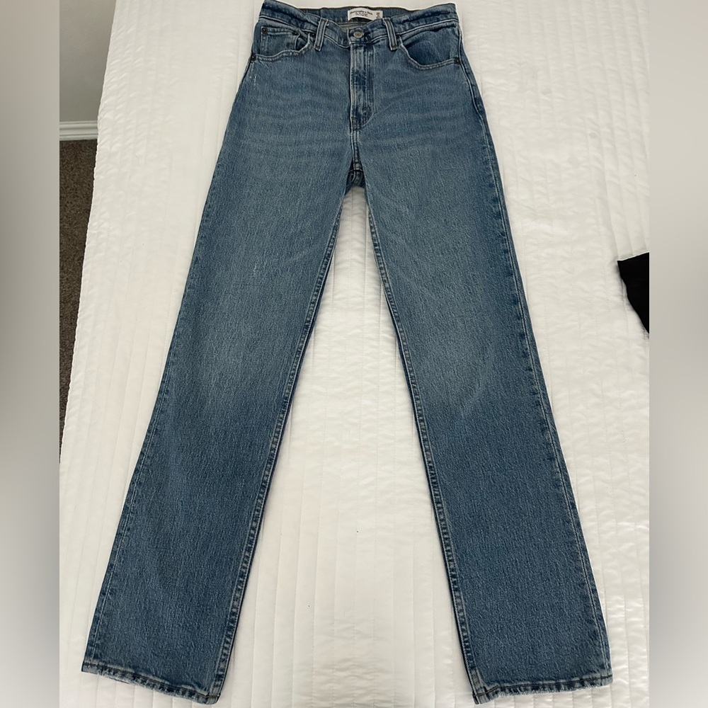 Only Worn Once Women's Abercrombie Ultra High Rise 90s Straight Jean Size 26